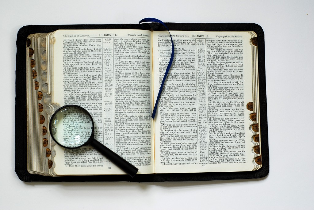 bible magnifying glass
